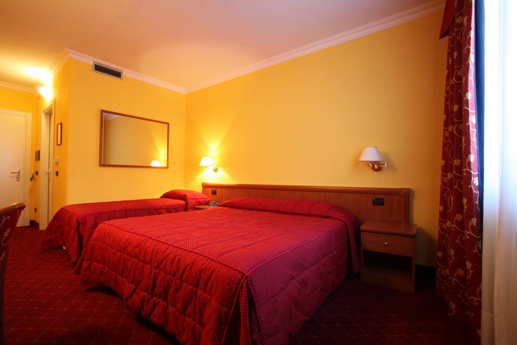 Relais St Gilles Hotel Verres Room photo